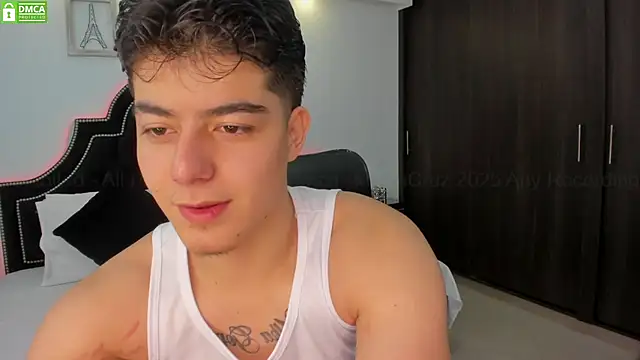 Snapshot of MaxxiCruz chatting on March 6, 1:37 am MaxxiCruz online show from March 6, 1:37 am