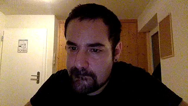 benjul63 online show from February 4, 5:12 pm