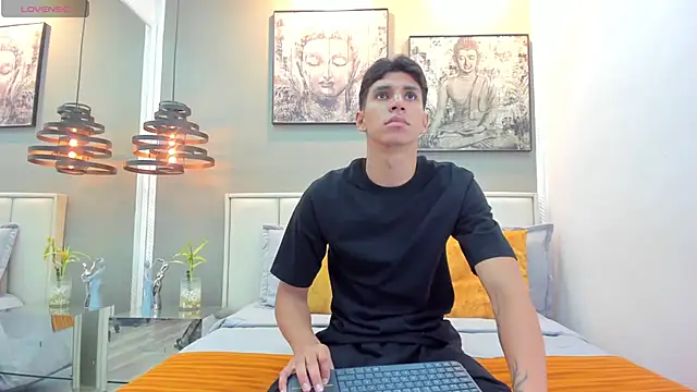 kieran derek online show from November 28, 3:21 am