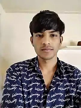 Snapshot of kingkartik7 chatting on January 6, 9:52 am kingkartik7 online show from January 6, 9:52 am