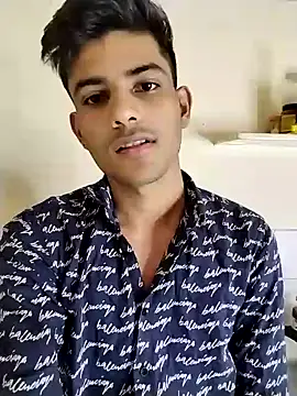 Snapshot of kingkartik7 chatting on January 24, 11:37 am kingkartik7 online show from January 24, 11:37 am