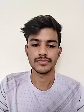Snapshot of kingkartik7 chatting on December 11, 7:43 am kingkartik7 online show from December 11, 7:43 am