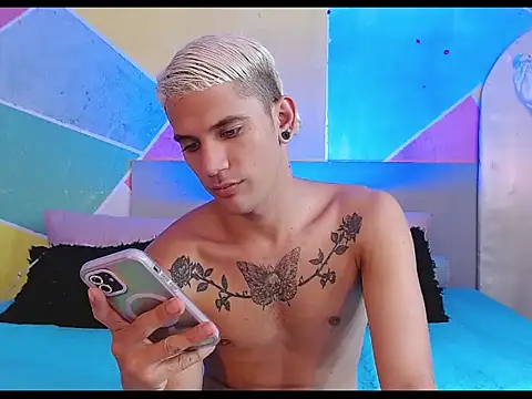 tylor boy online show from March 6, 10:07 pm