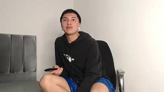 alex-lover online show from October 9, 1:32 am