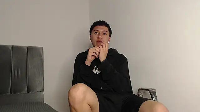 alex-lover online show from October 14, 1:01 am