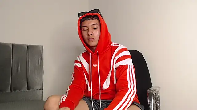 alex-lover online show from October 5, 2:04 am