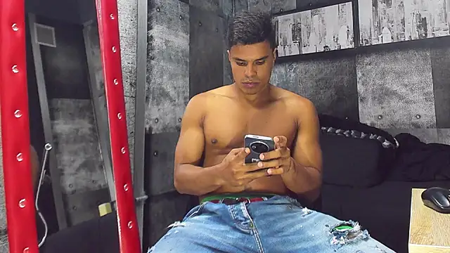 Derek Lustfordx online show from December 28, 11:19 am