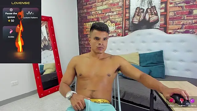 Derek Lustfordx online show from October 3, 11:37 am