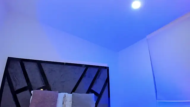 EthanTravis  online show from January 28, 4:39 am