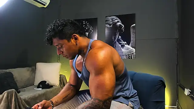 bradley smith online show from February 14, 11:55 pm