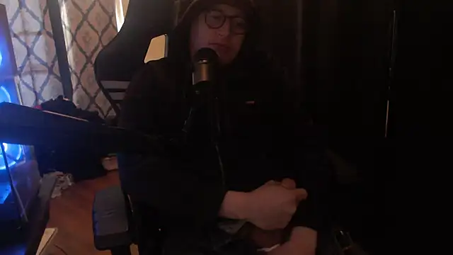 chicostick413 online show from March 2, 3:41 pm