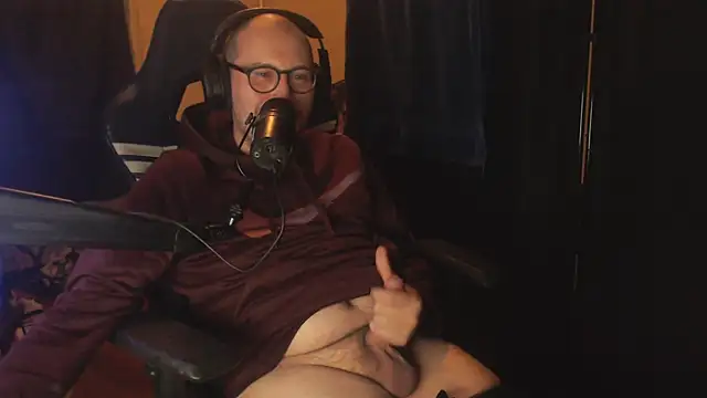 chicostick413 online show from November 24, 3:18 am