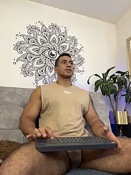 aaroncolombia online show from October 27, 9:28 pm