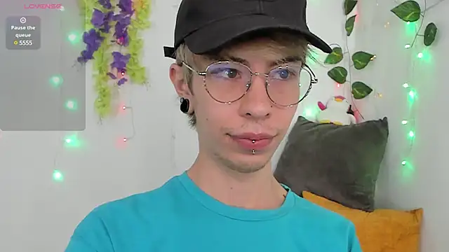  Jakke online show from January 6, 8:50 pm