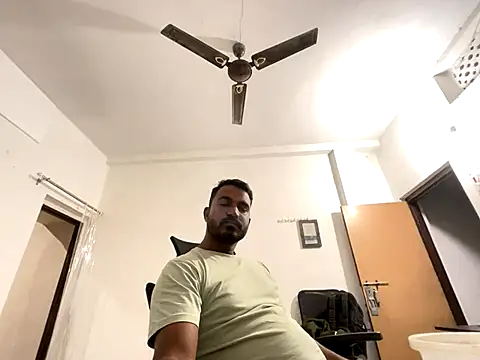 Snapshot of real_meet_girl_finding_in chatting on December 3, 12:27 pm real meet girl finding in online show from December 3, 12:27 pm