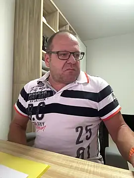 coupleLatinaLovers online show from October 10, 5:23 am