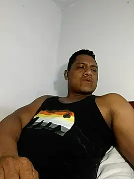 Snapshot of latinblack01 chatting on March 4, 5:00 am latinblack01 online show from March 4, 5:00 am