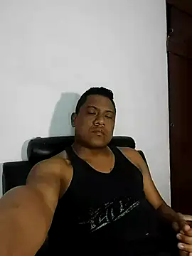 Snapshot of latinblack01 chatting on December 10, 5:50 am latinblack01 online show from December 10, 5:50 am