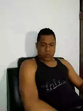 Snapshot of latinblack01 chatting on December 10, 3:55 pm latinblack01 online show from December 10, 3:55 pm