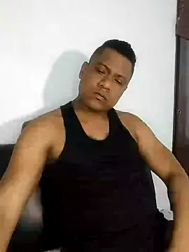 Snapshot of latinblack01 chatting on December 17, 3:17 pm latinblack01 online show from December 17, 3:17 pm