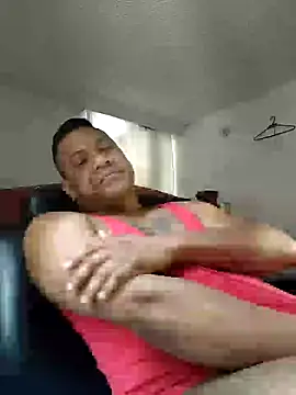 Snapshot of latinblack01 chatting on December 12, 3:37 pm latinblack01 online show from December 12, 3:37 pm