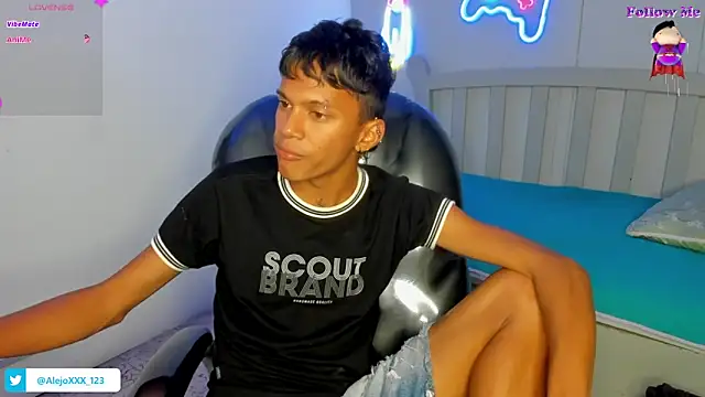 loistwink  online show from November 4, 3:40 am