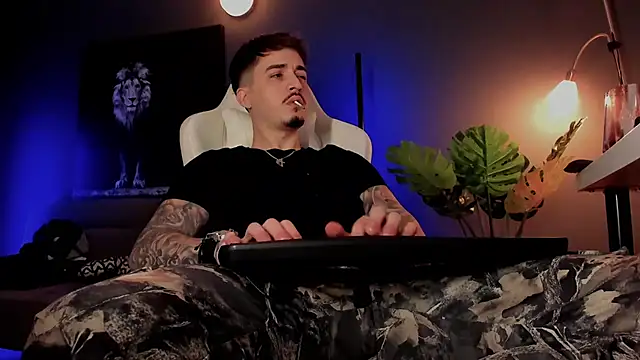 uptomatty online show from February 4, 7:47 am