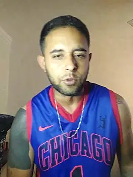 Snapshot of Marola91 chatting on October 4, 8:13 pm Marola91 online show from October 4, 8:13 pm