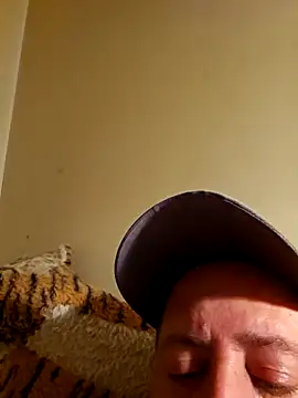 HeteroHotGuy1 online show from October 3, 12:04 am