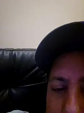 HeteroHotGuy1 online show from September 29, 11:00 pm
