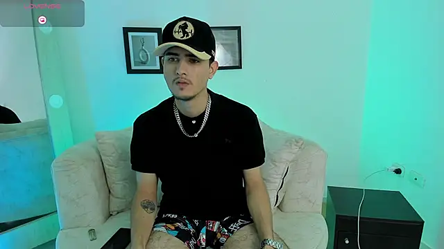 Snapshot of PhilipRich chatting on January 17, 4:04 pm PhilipRich online show from January 17, 4:04 pm