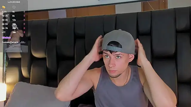 JadeSmiith  online show from January 8, 10:04 pm