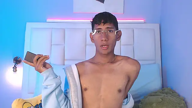 Nick Collins18 online show from January 6, 10:03 pm