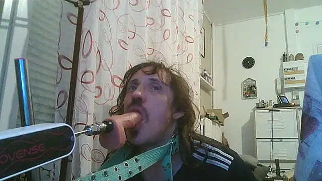 cyril020202 online show from November 19, 8:25 am