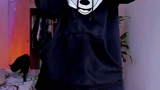 aldrinwhite online show from November 12, 8:47 pm