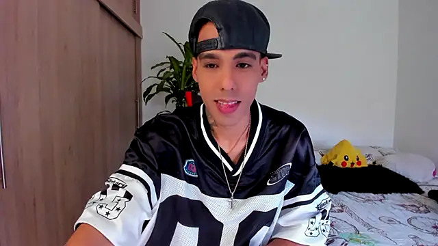 aldrinwhite online show from March 16, 5:39 pm