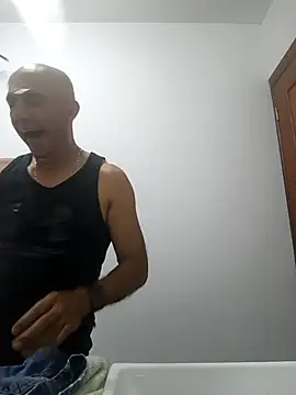 Snapshot of exmilitary chatting on October 2, 3:10 am exmilitary online show from October 2, 3:10 am