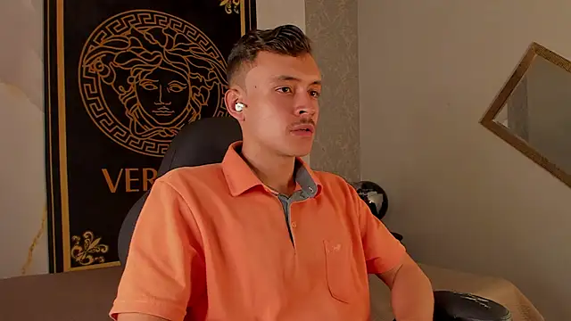 Snapshot of Desmon_Clark chatting on September 25, 11:24 pm Desmon Clark online show from September 25, 11:24 pm