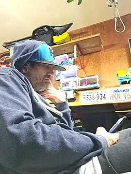 clitstitsandbongrips online show from October 26, 1:13 pm