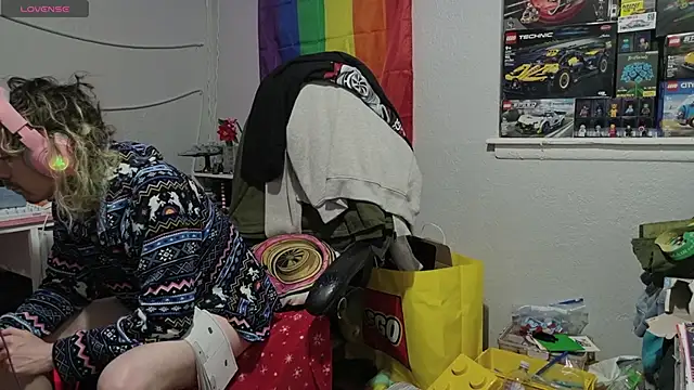 tallnerdyguy online show from April 9, 5:05 am