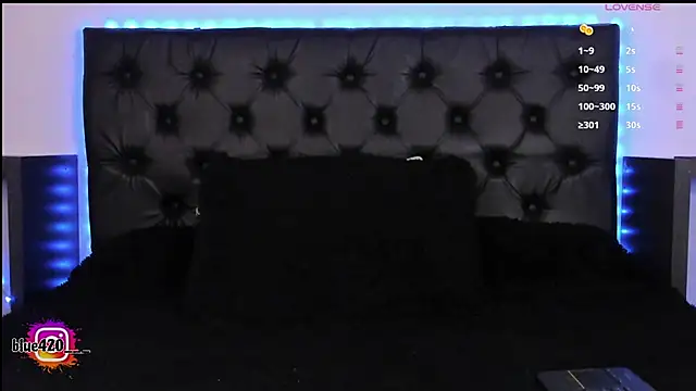 Snapshot of Skyler__blue4 chatting on February 5, 11:55 am Skyler blue4 online show from February 5, 11:55 am