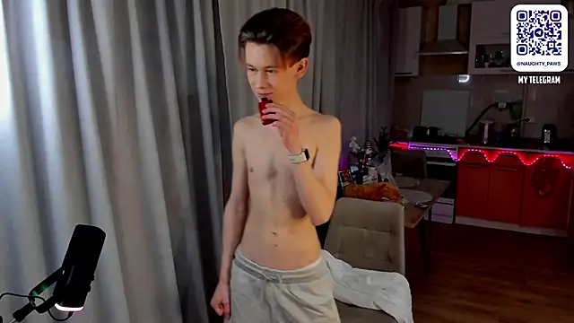 AndrewwCarter2 online show from February 15, 6:23 pm