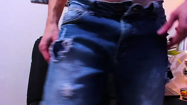 CruzVega online show from October 23, 3:10 am