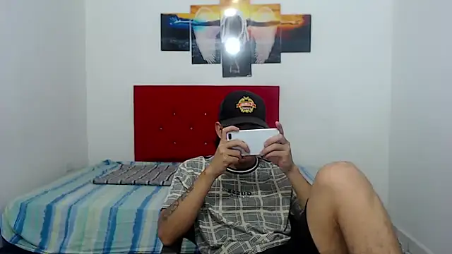 logannth online show from April 15, 11:37 pm