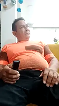 Snapshot of luchoarr chatting on January 5, 1:58 pm luchoarr online show from January 5, 1:58 pm