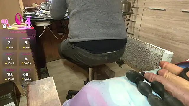 misteryman1956 online show from November 27, 4:43 pm