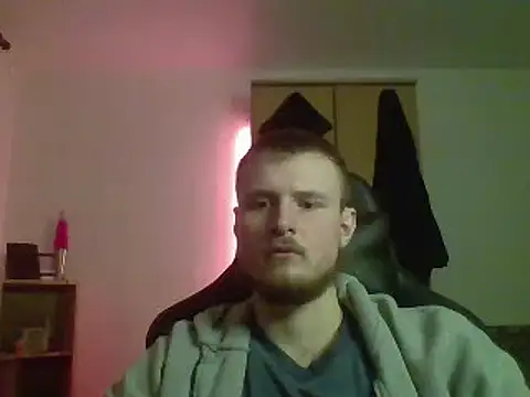 Snapshot of hardgun_ chatting on December 3, 6:28 pm hardgun  online show from December 3, 6:28 pm