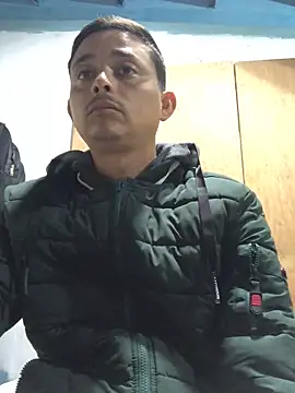 isacalejandroo online show from January 10, 12:06 am