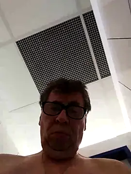 Snapshot of Lisak951 chatting on September 11, 7:51 am Lisak951 online show from September 11, 7:51 am