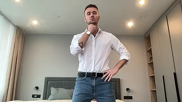 cute mark online show from October 15, 7:05 am